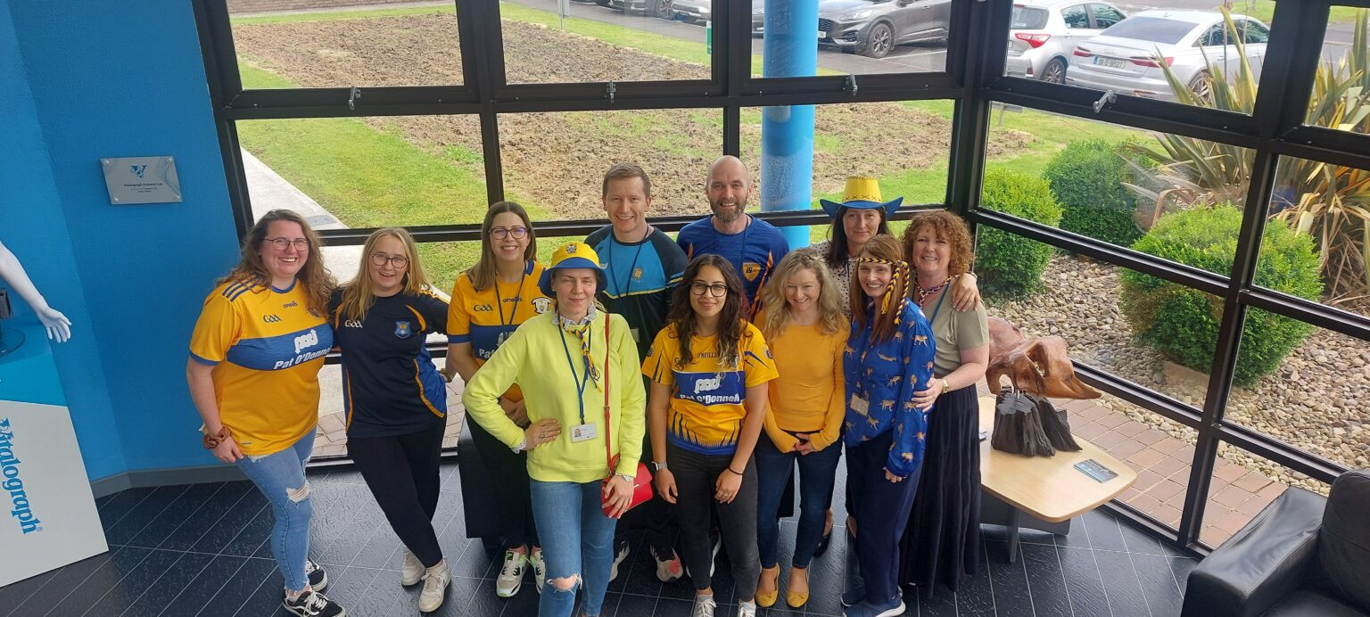 Ennis team supporting the Clare Hurlers' win